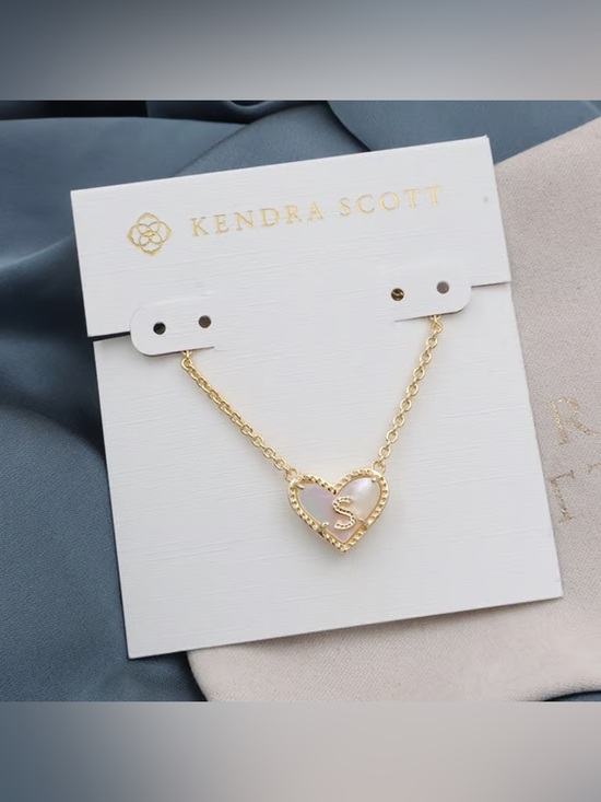 Kendra Scott Jewelry - Kendra Scott Gold Heart Necklace with Pink Mother-of-Pearl